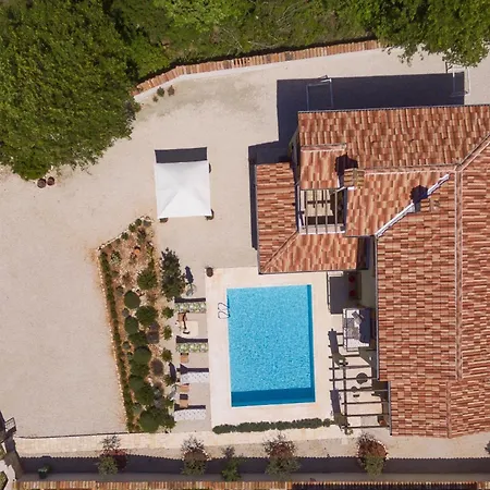 Mit Privatpool Fuer 8 Personen Ca 179 Qm In Jursici, Istrien Binnenland Von Istrien Casa vacanze Svetvinčenat