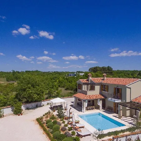 Mit Privatpool Fuer 8 Personen Ca 179 Qm In Jursici, Istrien Binnenland Von Istrien Holiday home